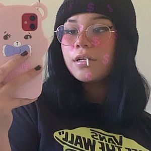 Meet your Posher, Symone